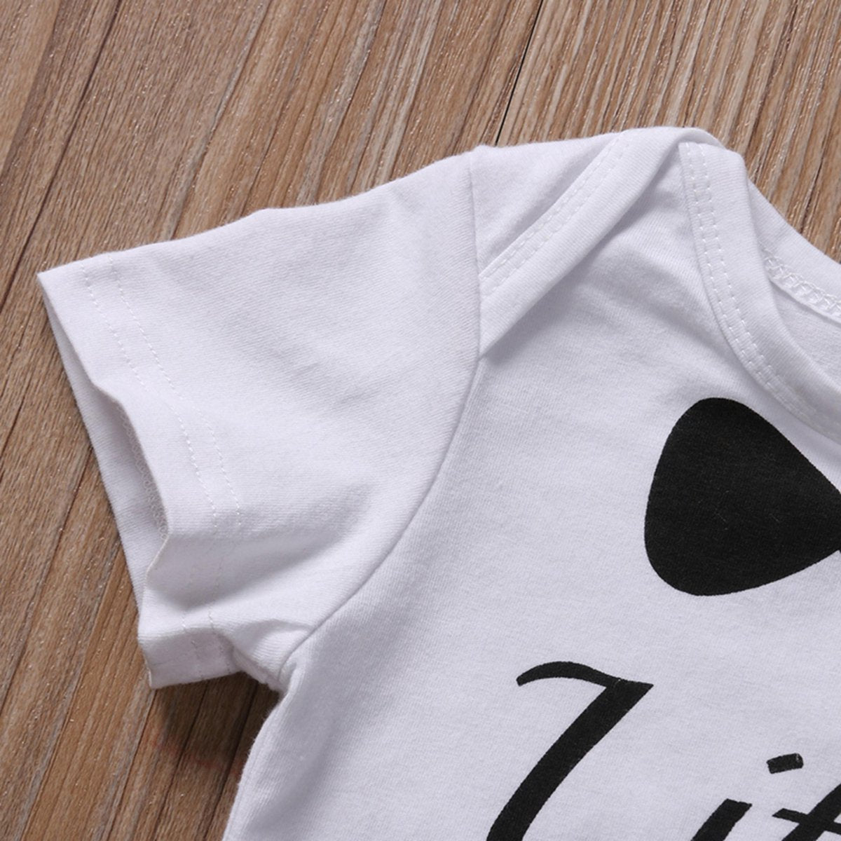 Newborn - Baby Kleding Jongens - Baby Cadeau - Unisex - Baby Mutsje - Kraamcadeau - Babyshower Cadeau Setje 3/delig - Little Man- 0-3 Maanden