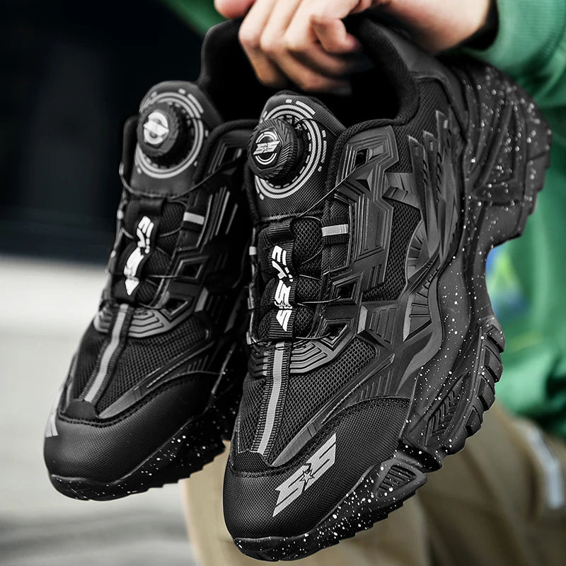 The Button™ Sneakers | Nooit meer losse veters, nooit meer veters strikken en vieze veters?