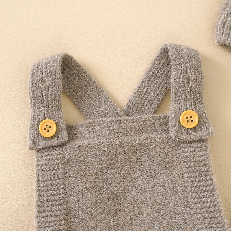 Sweetheart™ | Schattig gebreid baby tuinbroekje met mutsje